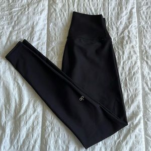 Alo Airlift Leggings Size Medium